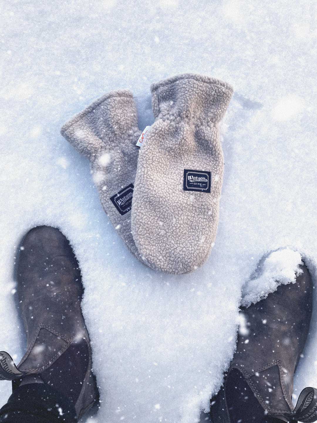 Our cozy "Baa Baa" gloves are made with a ♻️ WasteNot™ polyester sherpa shell, comprised of 96% recycled PET bottles!
