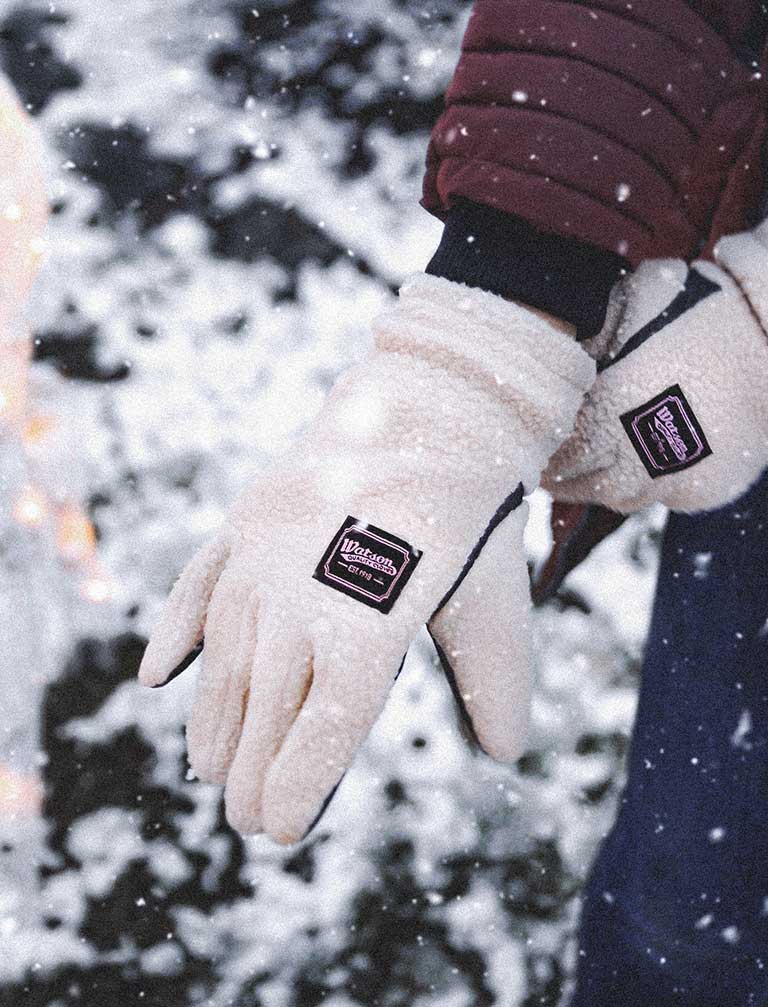 Holiday Gift Guide - Gloves for the Scholar of Cozy