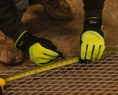 009CR Oil Change Cut Resistant High Performance Work Gloves